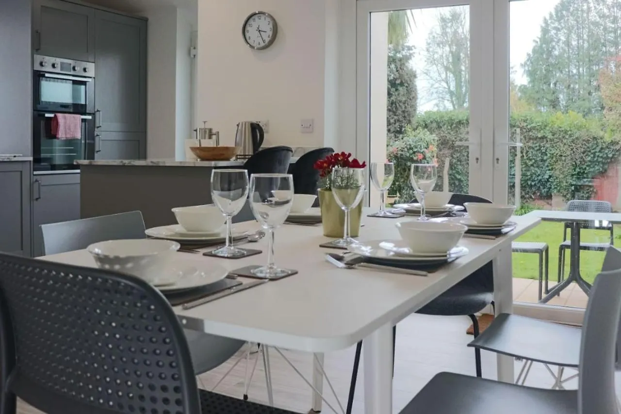 Causey Lodge Superb Comfy Home In Exeter By Staystay Hébergement de vacances